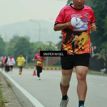 Runner Photo 7047381