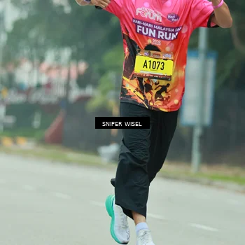 Runner Photo 7047428