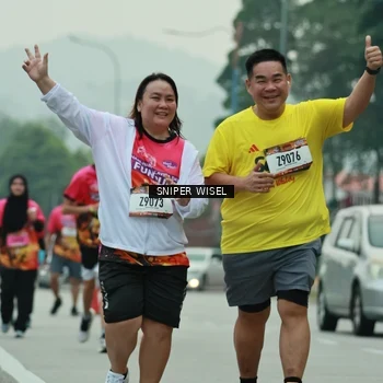 Runner Photo 7047467