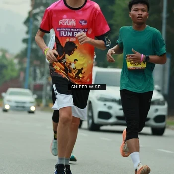 Runner Photo 7047475