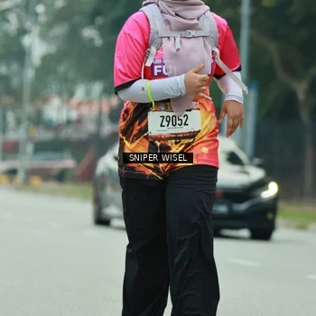 Runner Photo 7047705