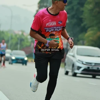 Runner Photo 7047861