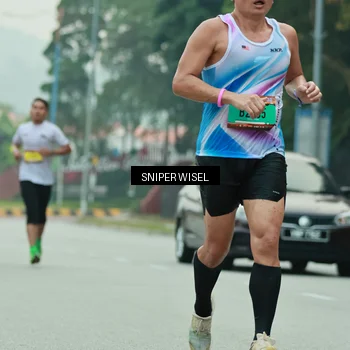 Runner Photo 7047873