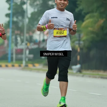 Runner Photo 7047881