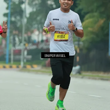 Runner Photo 7047884