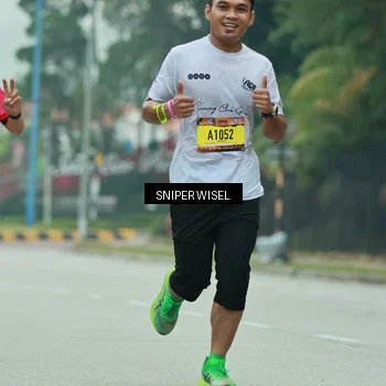 Runner Photo 7047885