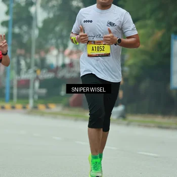 Runner Photo 7047888