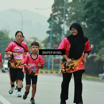 Runner Photo 7047996