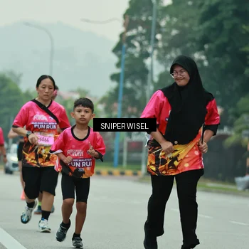 Runner Photo 7047999