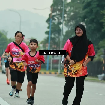 Runner Photo 7048001