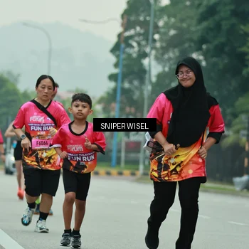Runner Photo 7048002
