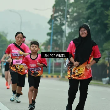 Runner Photo 7048003