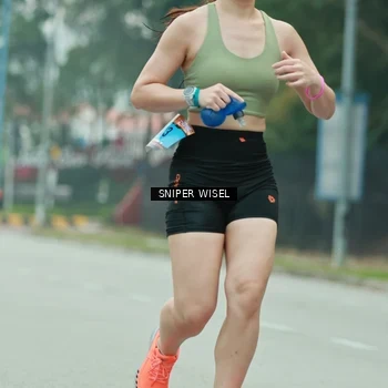 Runner Photo 7048040