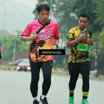 Runner Photo 7048105