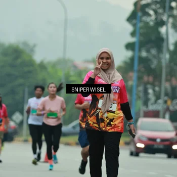 Runner Photo 7048121