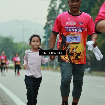 Runner Photo 7048215
