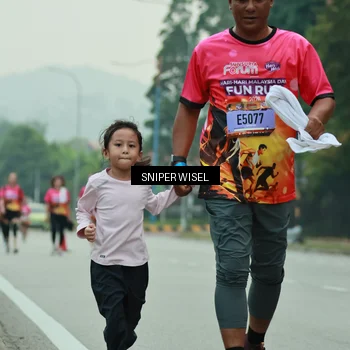 Runner Photo 7048217