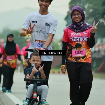 Runner Photo 7048602
