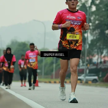 Runner Photo 7048644