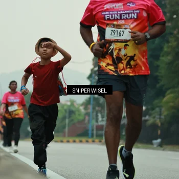 Runner Photo 7048663