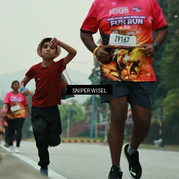 Runner Photo 7048665