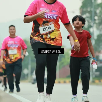 Runner Photo 7048675
