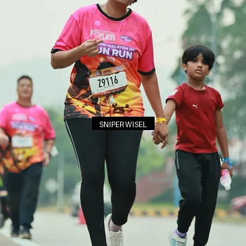 Runner Photo 7048683