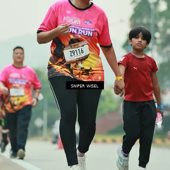 Runner Photo 7048689