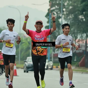 Runner Photo 7048758