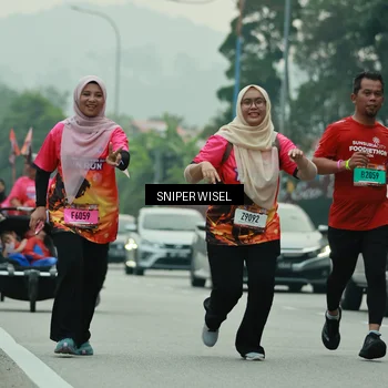 Runner Photo 7048800