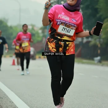Runner Photo 7048892