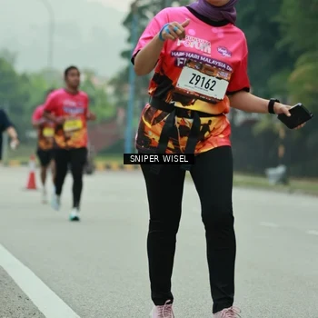Runner Photo 7048898