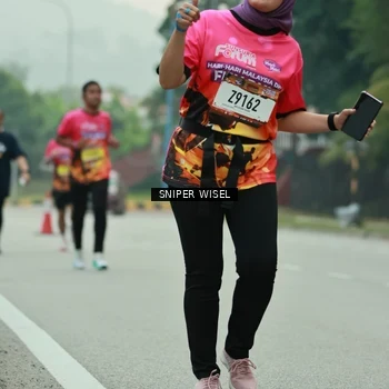 Runner Photo 7048899