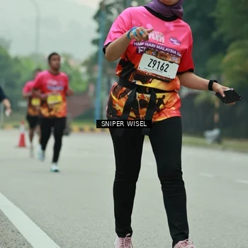Runner Photo 7048900