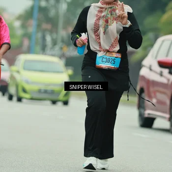 Runner Photo 7049003
