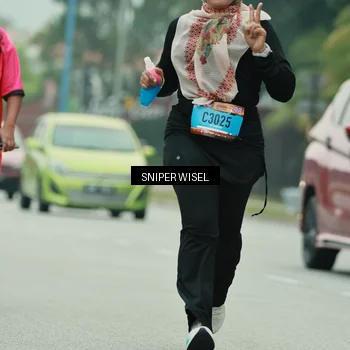 Runner Photo 7049004