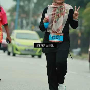 Runner Photo 7049010