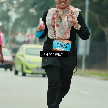 Runner Photo 7049017