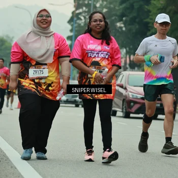 Runner Photo 7049020