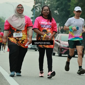 Runner Photo 7049021