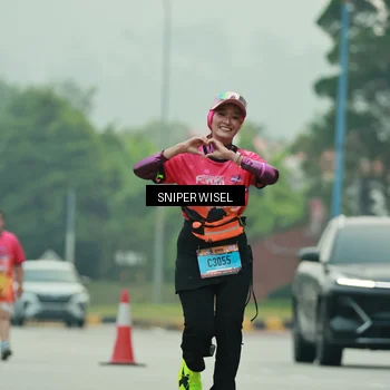 Runner Photo 7049070