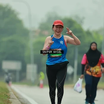 Runner Photo 7049173