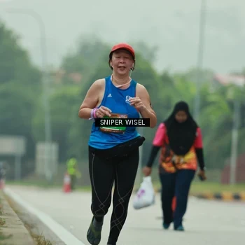 Runner Photo 7049186