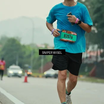 Runner Photo 7049311