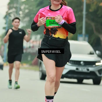 Runner Photo 7049540