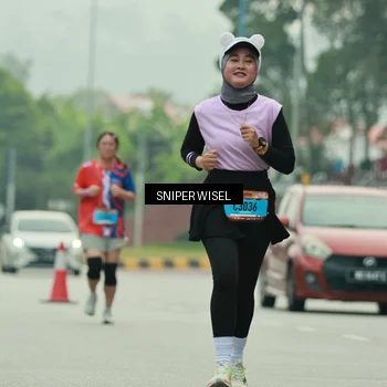 Runner Photo 7049592