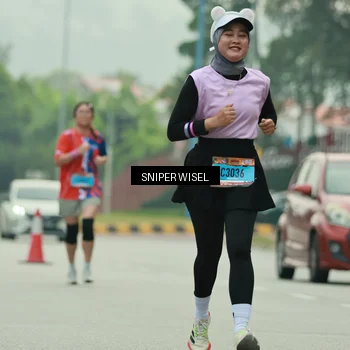 Runner Photo 7049604