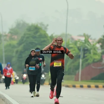 Runner Photo 7049679