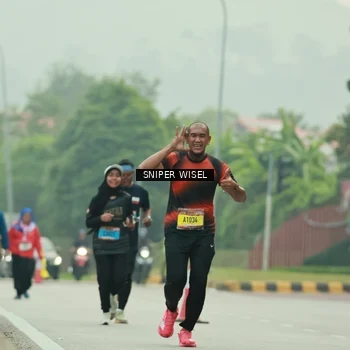 Runner Photo 7049681