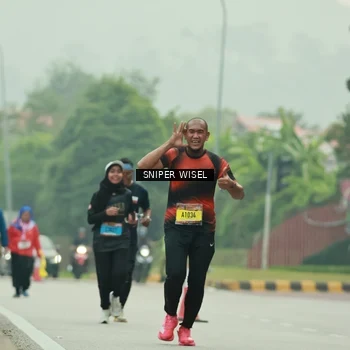 Runner Photo 7049682